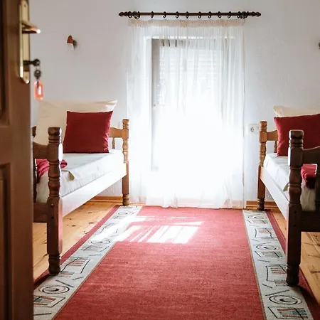 Ikar Apartment *